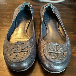 🤩🤩🤩 Leather Tory Burch flats size 5.5.  FREE SHIPPING